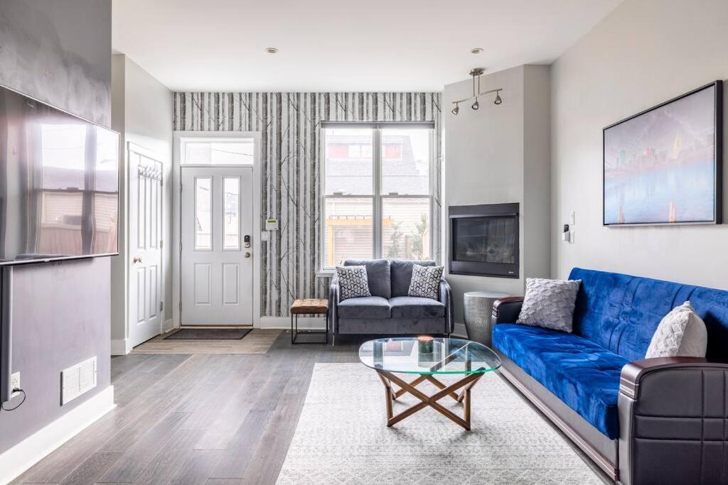 4 Bedroom 3 Bath Sleeps 10 Pet Friendly Private Backyard, 2 Car Garage, City Views, Close To All Stadiums And Casino Pittsburgh Extérieur photo