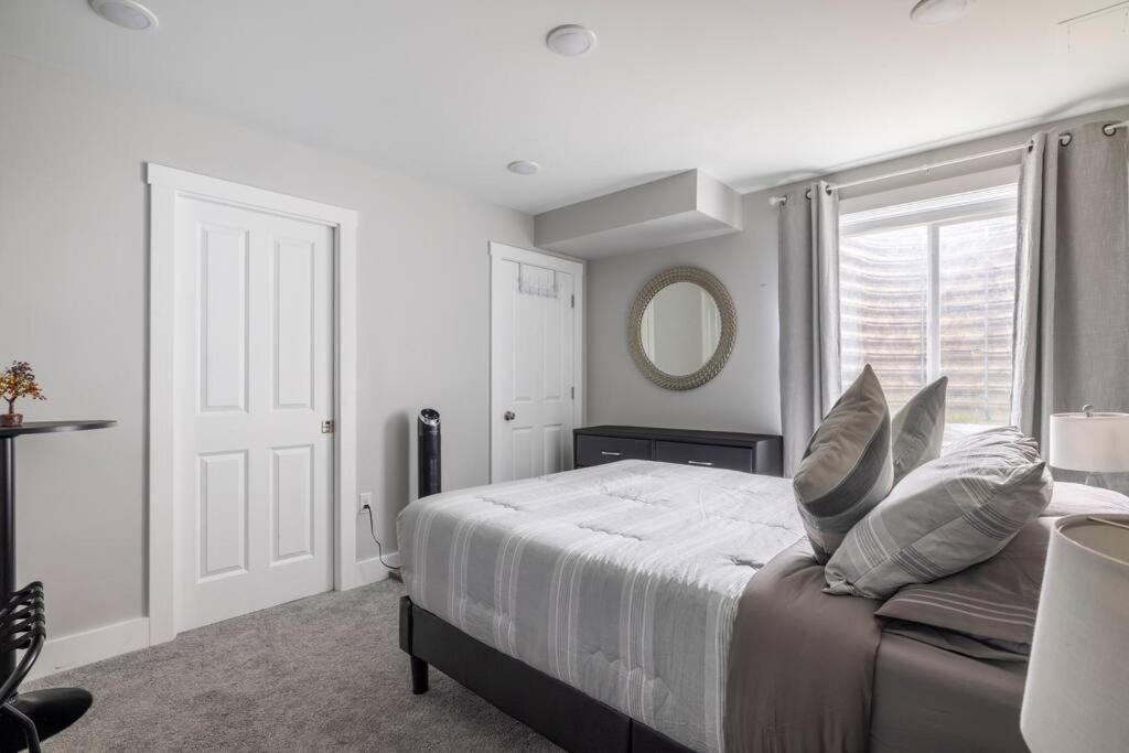 4 Bedroom 3 Bath Sleeps 10 Pet Friendly Private Backyard, 2 Car Garage, City Views, Close To All Stadiums And Casino Pittsburgh Extérieur photo