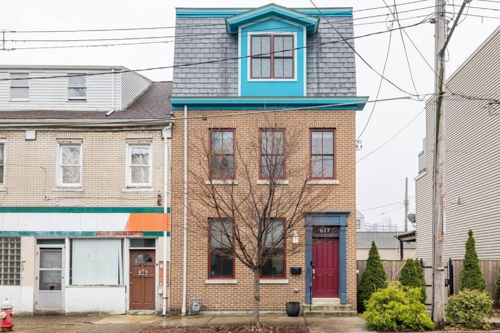 4 Bedroom 3 Bath Sleeps 10 Pet Friendly Private Backyard, 2 Car Garage, City Views, Close To All Stadiums And Casino Pittsburgh Extérieur photo