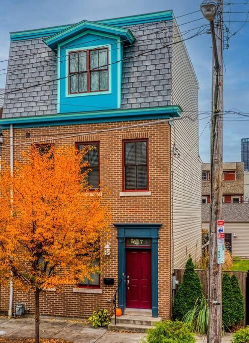 4 Bedroom 3 Bath Sleeps 10 Pet Friendly Private Backyard, 2 Car Garage, City Views, Close To All Stadiums And Casino Pittsburgh Extérieur photo