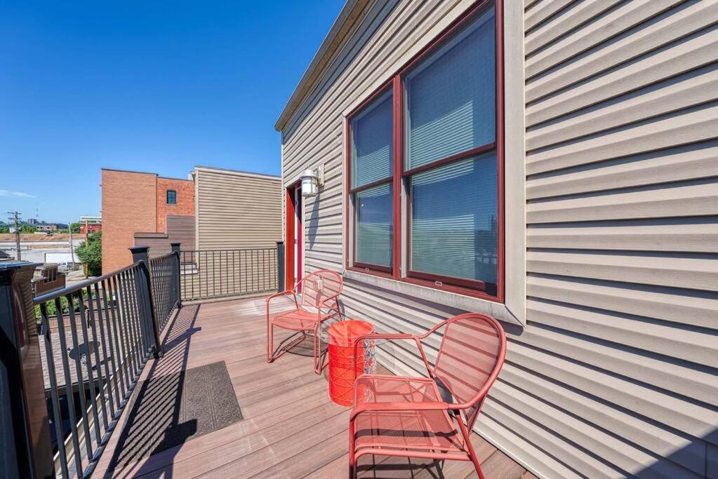 4 Bedroom 3 Bath Sleeps 10 Pet Friendly Private Backyard, 2 Car Garage, City Views, Close To All Stadiums And Casino Pittsburgh Extérieur photo