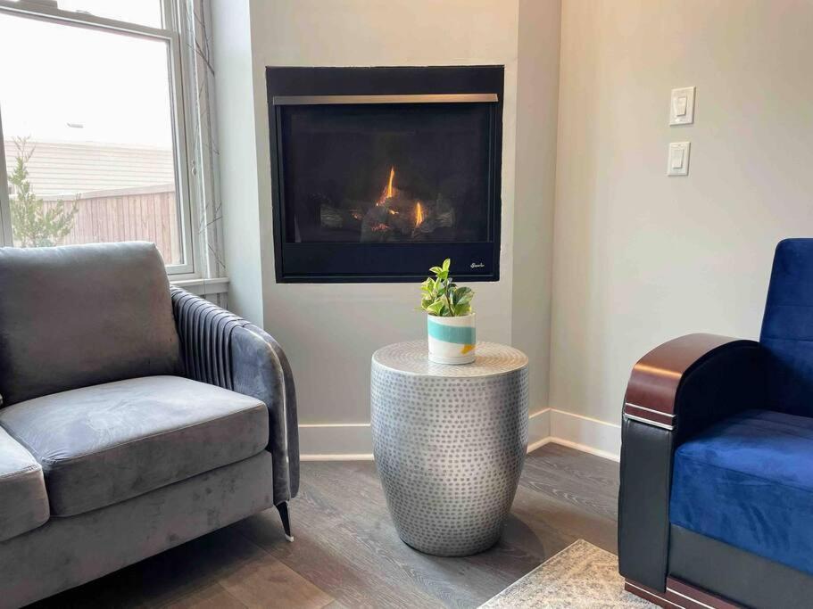 4 Bedroom 3 Bath Sleeps 10 Pet Friendly Private Backyard, 2 Car Garage, City Views, Close To All Stadiums And Casino Pittsburgh Extérieur photo